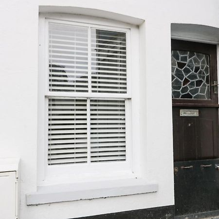 Bay Tree Cottage 루 외부 사진
