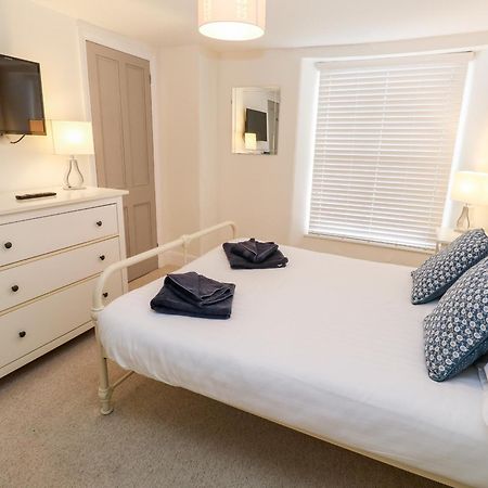 Bay Tree Cottage 루 외부 사진