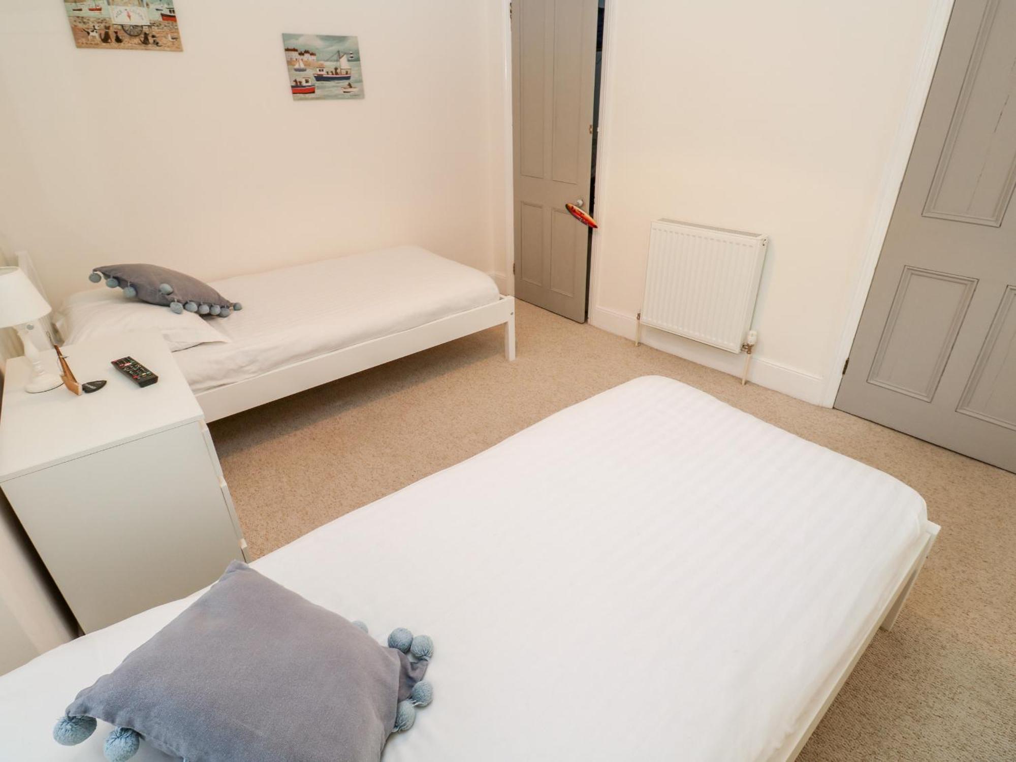 Bay Tree Cottage 루 외부 사진